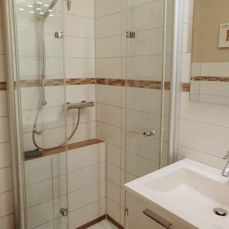Gaestehaus Broecker * Busum